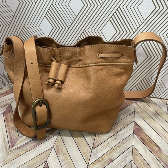 J. Jill Handbags - Leather J. Jill Tan Hobo Bag with Timeless Elegance D10